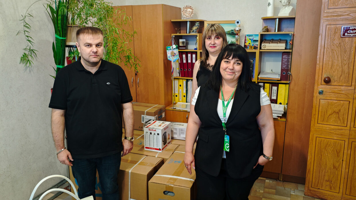 ❄️Комфорт для учебы: СберБанк и фонд «БлагоДарите» передали кондиционеры двум школам Алчевска